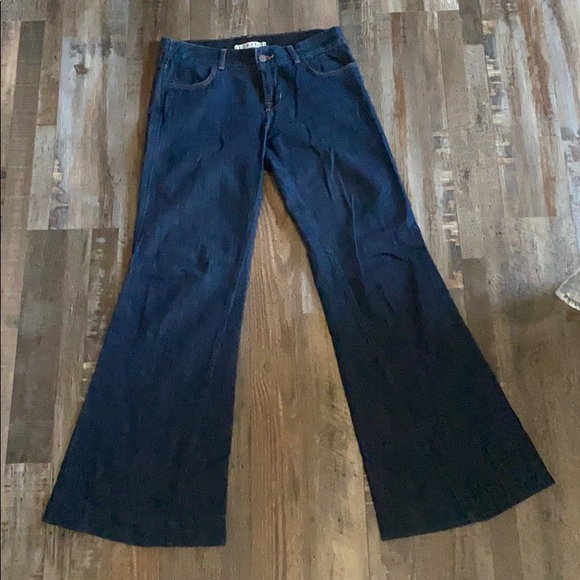 J Brand Flare Jean - Picture 1 of 5